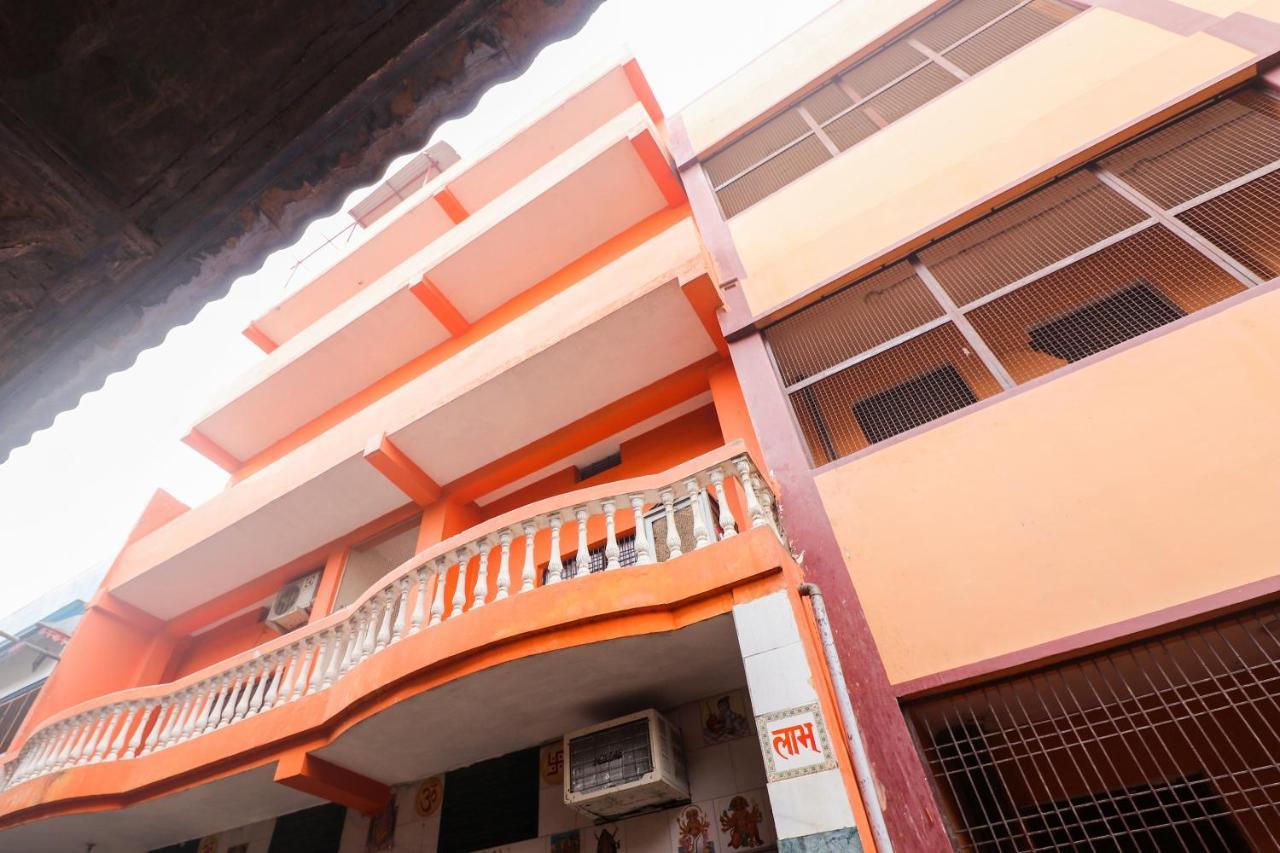 Vaccinated Staff - Capital O 13823 Hotel Praveen International Ulhasnagar Exterior photo